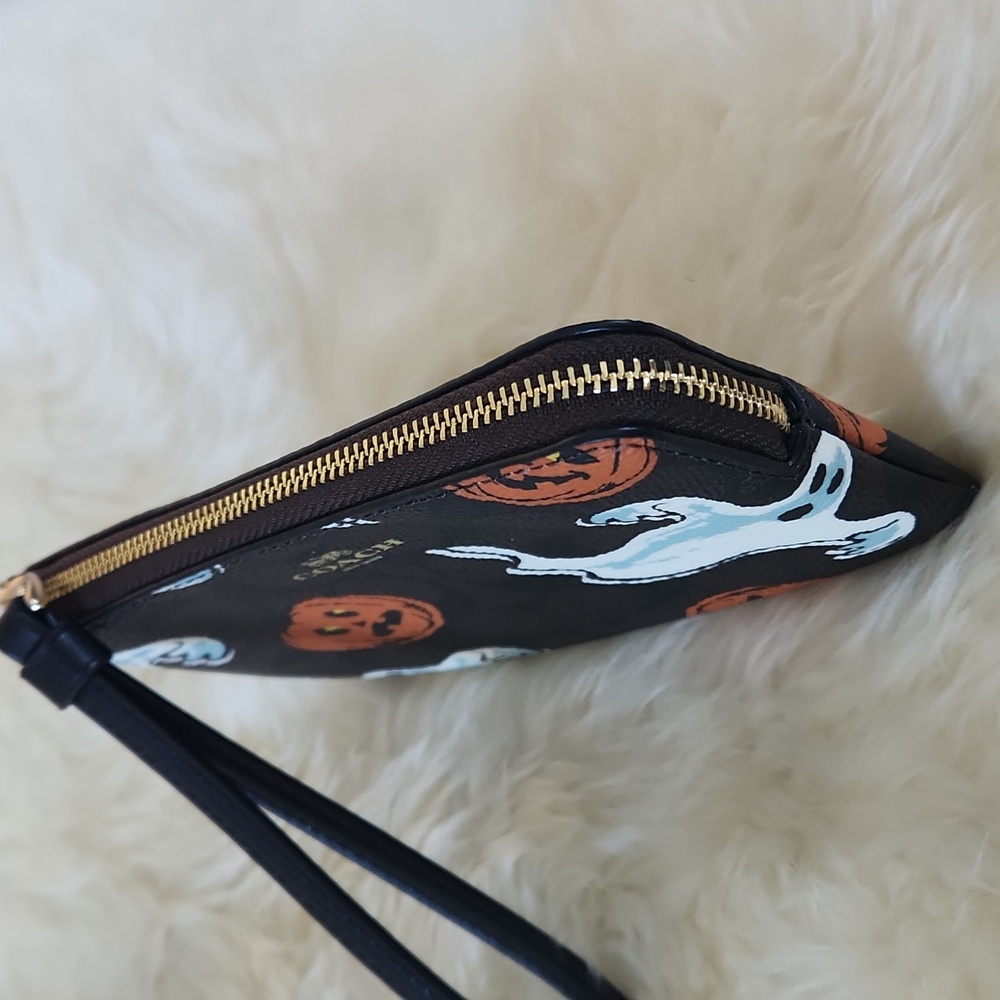Adorable NWT Coach Halloween Corner Zip Signature Wristlet Wallet 🧡🎃👻🖤🎁 - Picture 7 of 15